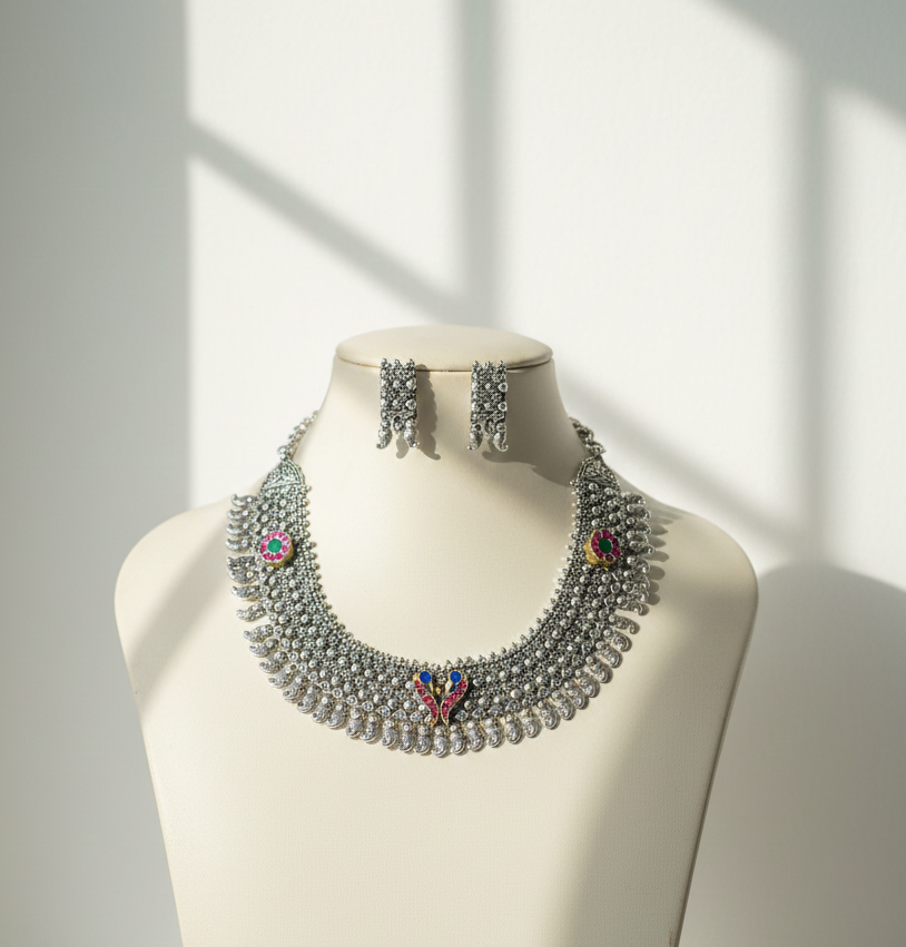 silver jadau work neckless