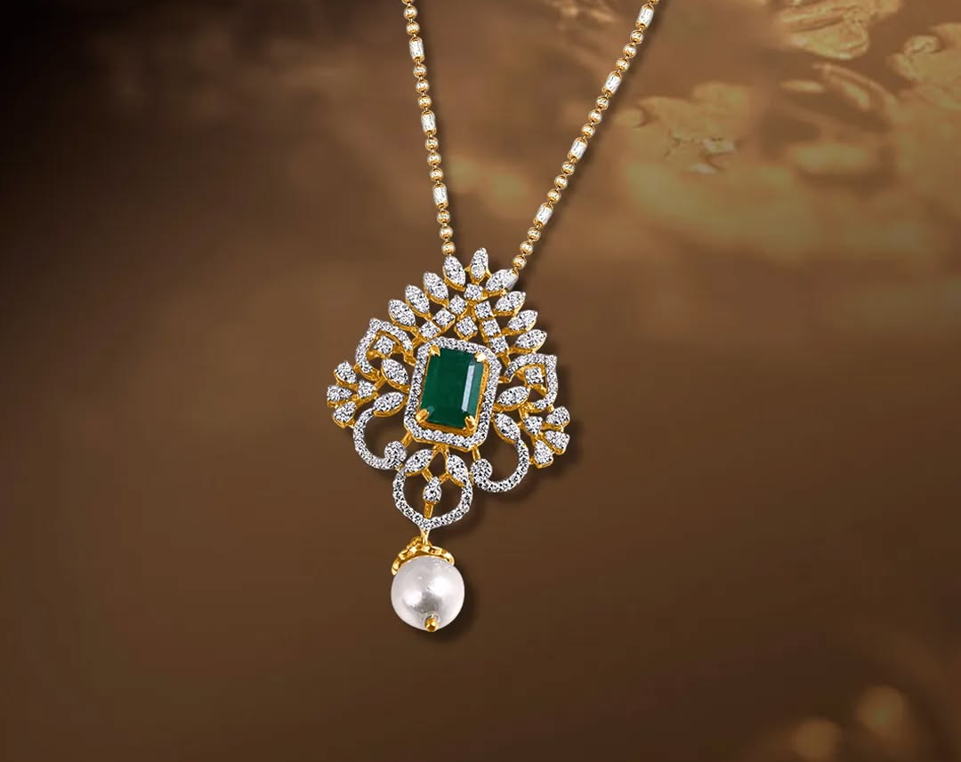 dimond pendent with chain