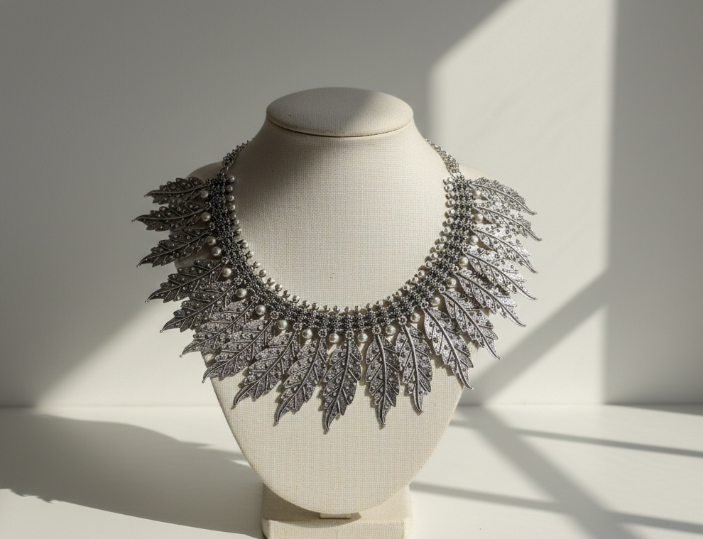 antique silver leaf neckless